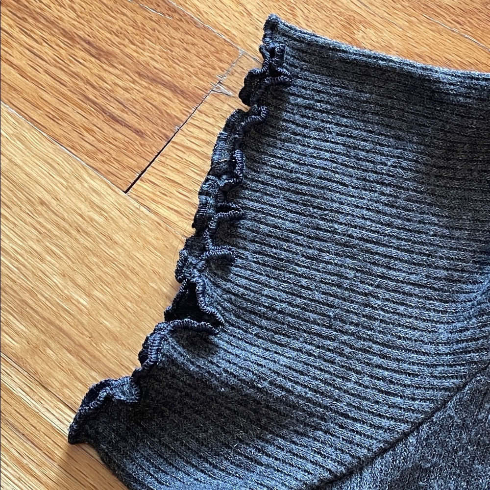 American Eagle Top. Size Small. Gray. Euc. Super … - image 4